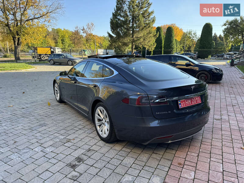 Ліфтбек Tesla Model S 2015 в Рівному