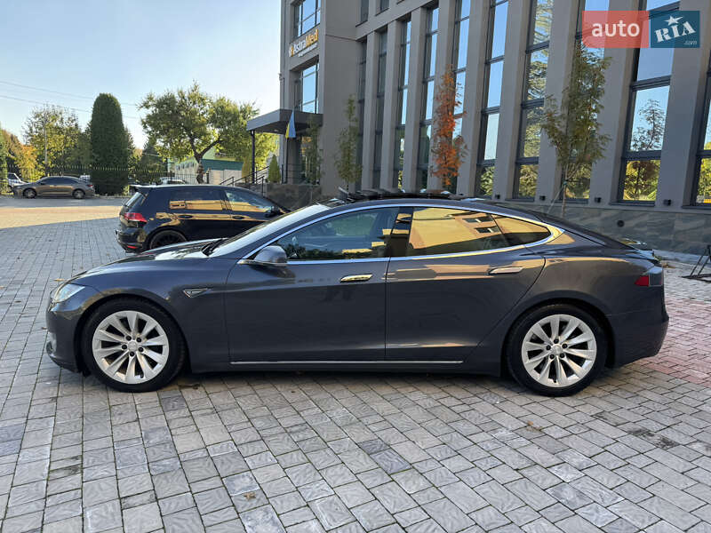 Ліфтбек Tesla Model S 2015 в Рівному