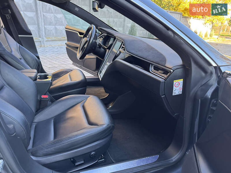 Ліфтбек Tesla Model S 2015 в Рівному