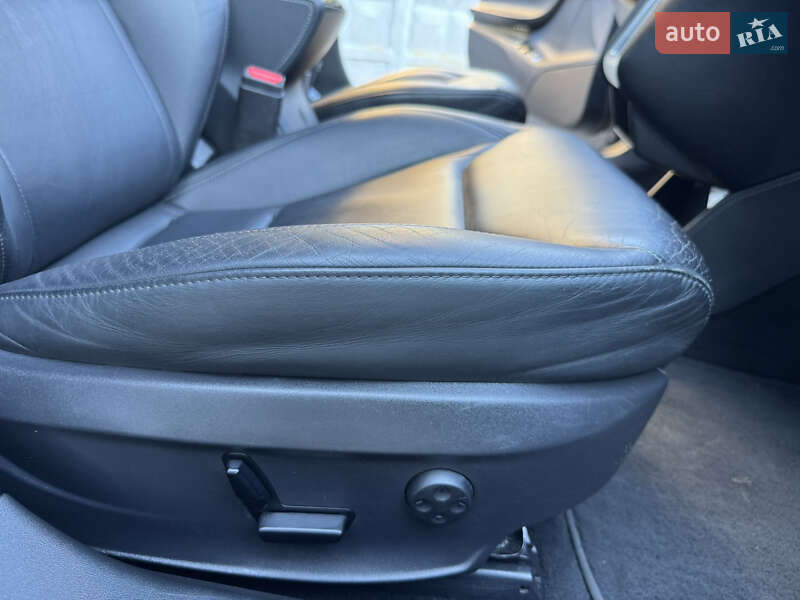 Ліфтбек Tesla Model S 2015 в Рівному