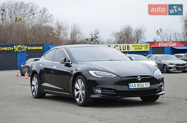 Лифтбек Tesla Model S 2020 в Киеве