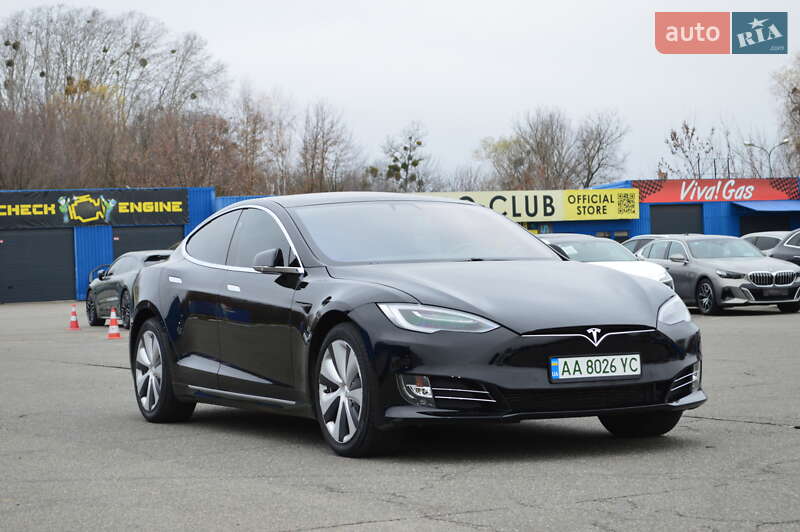 Лифтбек Tesla Model S 2020 в Киеве