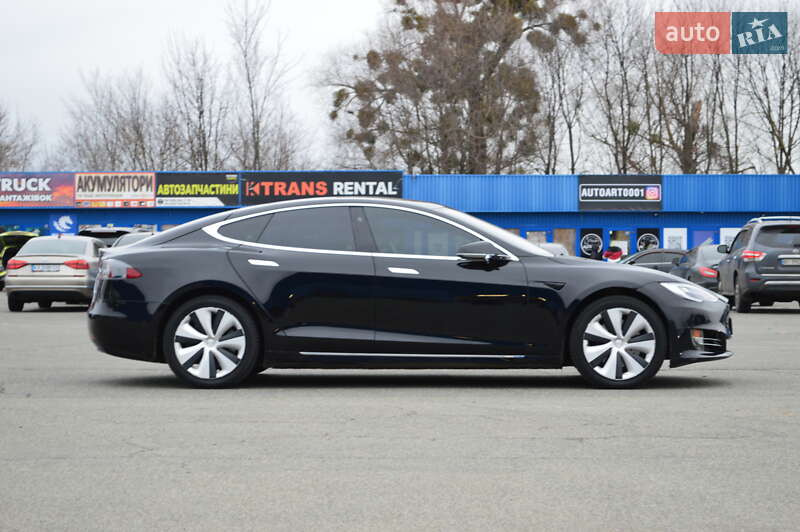 Лифтбек Tesla Model S 2020 в Киеве