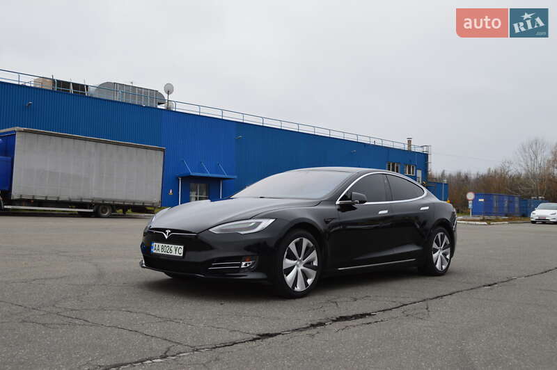 Лифтбек Tesla Model S 2020 в Киеве
