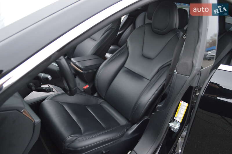 Лифтбек Tesla Model S 2020 в Киеве