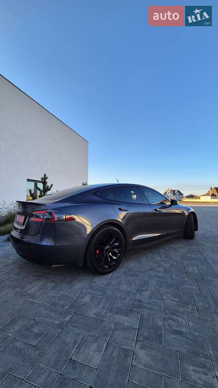 Ліфтбек Tesla Model S 2017 в Луцьку