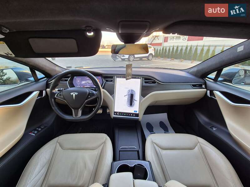 Ліфтбек Tesla Model S 2017 в Луцьку