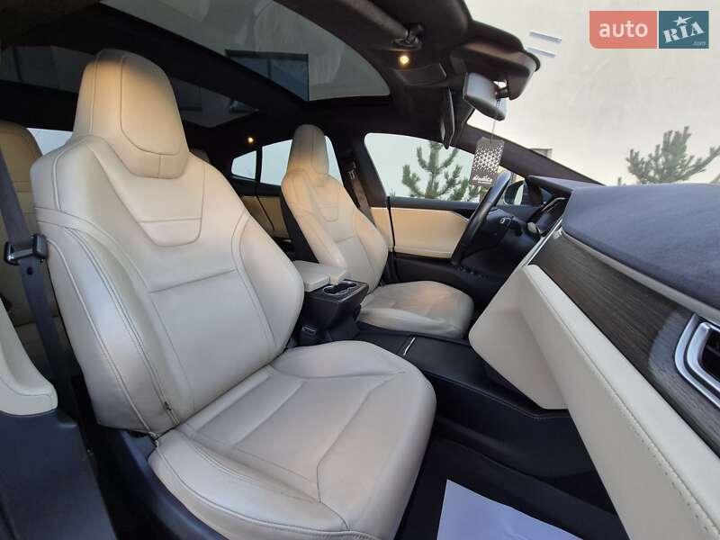 Ліфтбек Tesla Model S 2017 в Луцьку