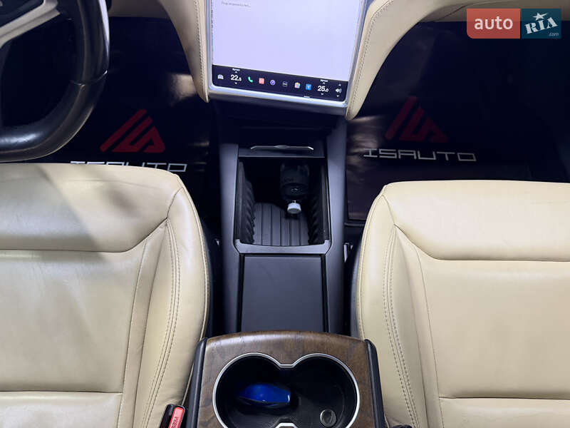 Лифтбек Tesla Model S 2016 в Одессе фото 28 Лифтбек Tesla Model S 2016 в Одессе