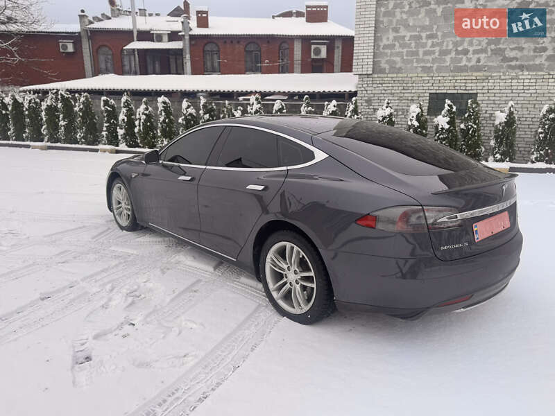 Лифтбек Tesla Model S 2016 в Львове фото 8 Лифтбек Tesla Model S 2016 в Львове