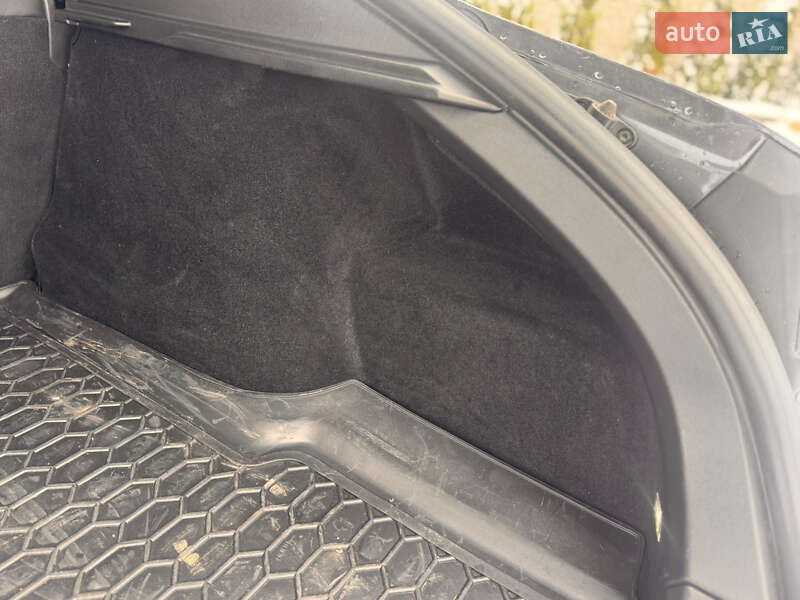 Лифтбек Tesla Model S 2016 в Львове фото 11 Лифтбек Tesla Model S 2016 в Львове