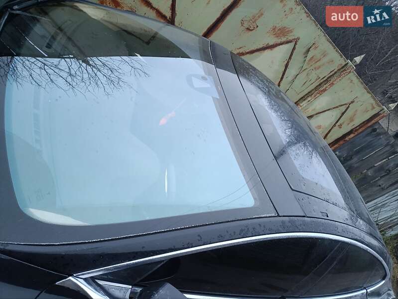 Ліфтбек Tesla Model S 2014 в Києві