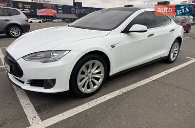 Лифтбек Tesla Model S 2015 в Киеве