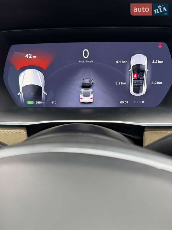 Ліфтбек Tesla Model S 2015 в Києві