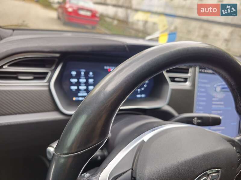 Лифтбек Tesla Model S 2015 в Киеве