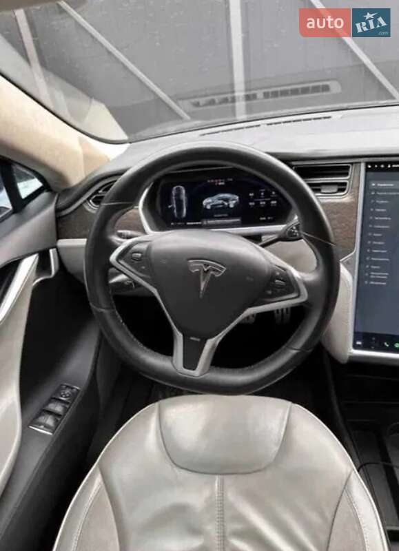 Лифтбек Tesla Model S 2013 в Киеве