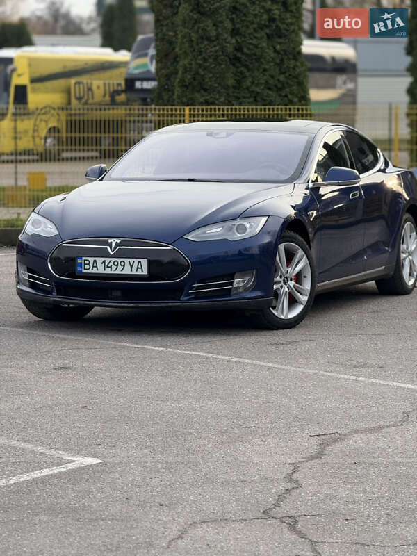 Лифтбек Tesla Model S 2015 в Александрие фото 18 Лифтбек Tesla Model S 2015 в Александрие