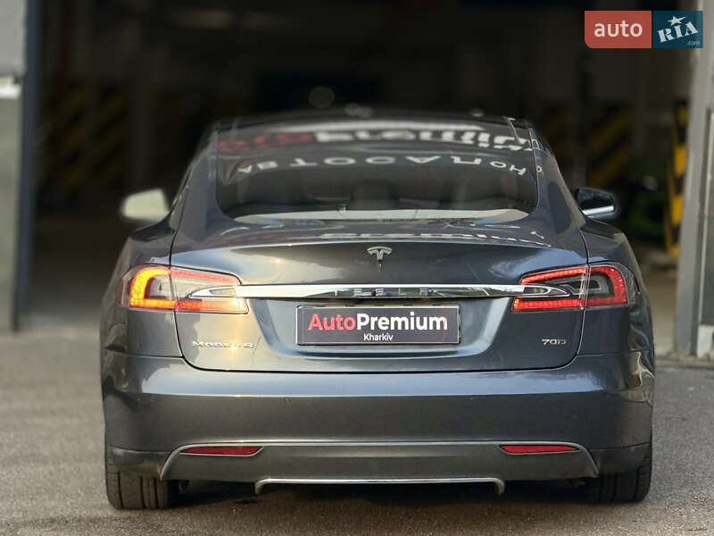 Ліфтбек Tesla Model S 2015 в Харкові