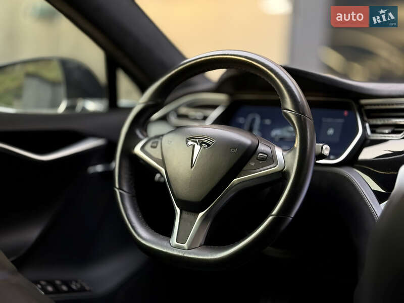 Ліфтбек Tesla Model S 2015 в Харкові