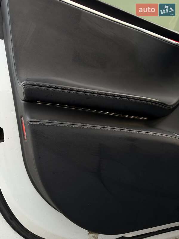 Ліфтбек Tesla Model S 2015 в Харкові