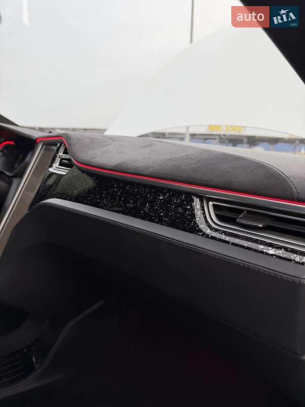 Ліфтбек Tesla Model S 2015 в Харкові