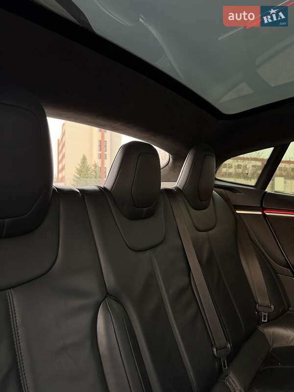 Ліфтбек Tesla Model S 2015 в Харкові
