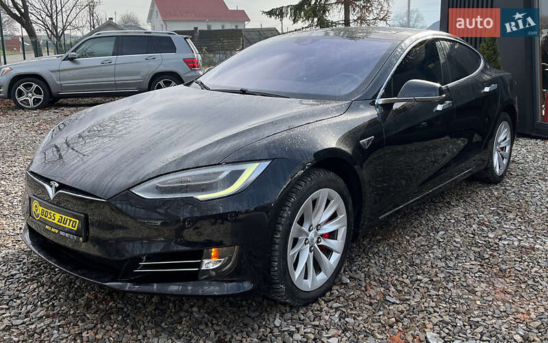 Лифтбек Tesla Model S 2016 в Коломые