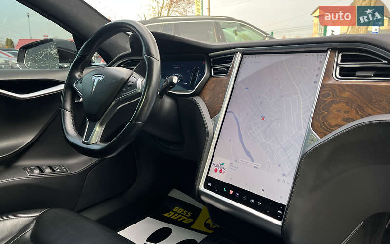 Лифтбек Tesla Model S 2016 в Коломые