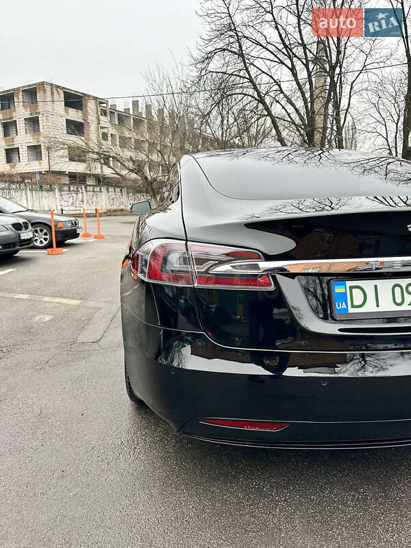 Ліфтбек Tesla Model S 2021 в Києві