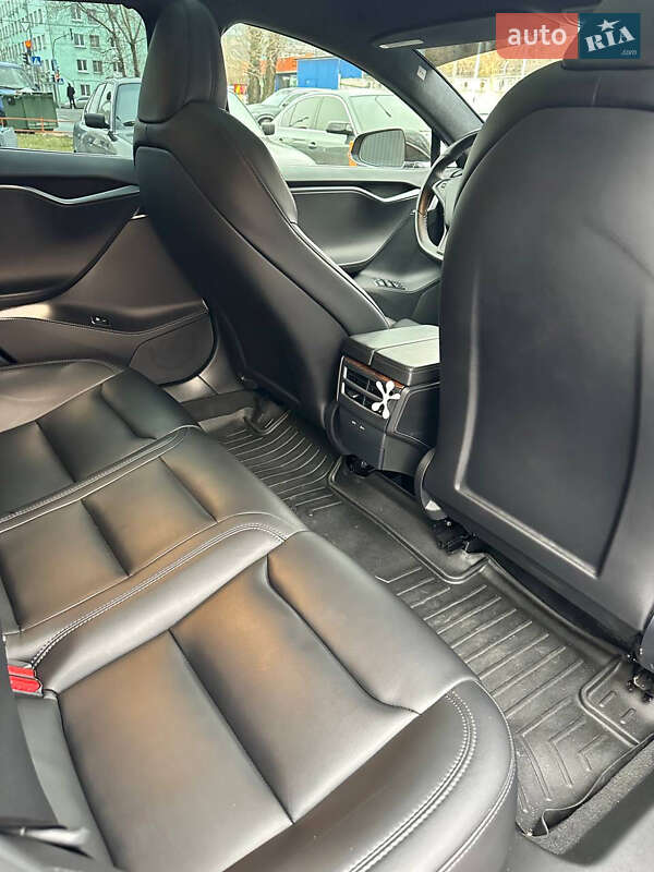 Ліфтбек Tesla Model S 2021 в Києві
