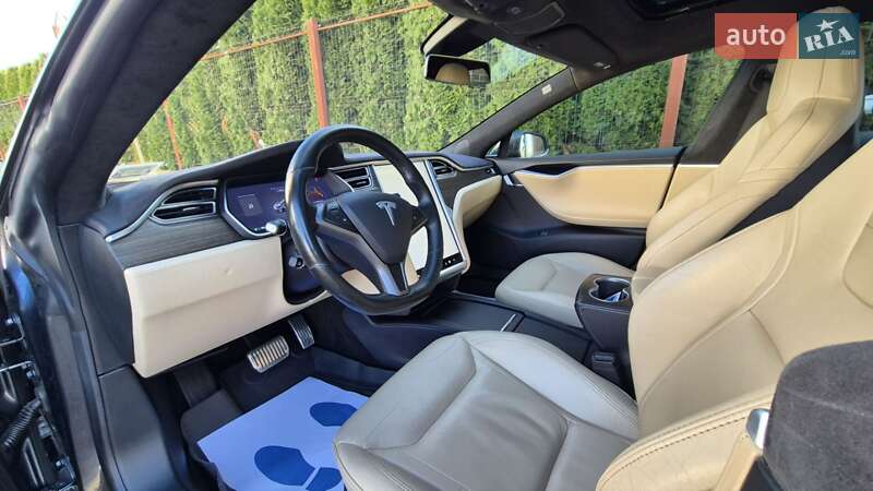 Ліфтбек Tesla Model S 2017 в Луцьку