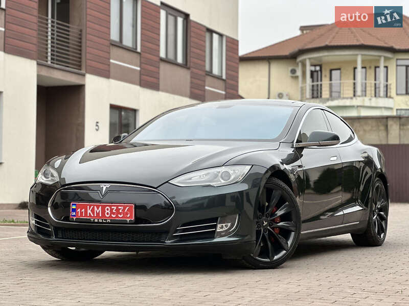 Tesla Model S 2013