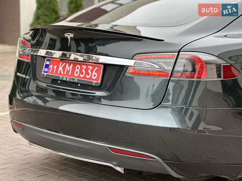 Ліфтбек Tesla Model S 2013 в Одесі