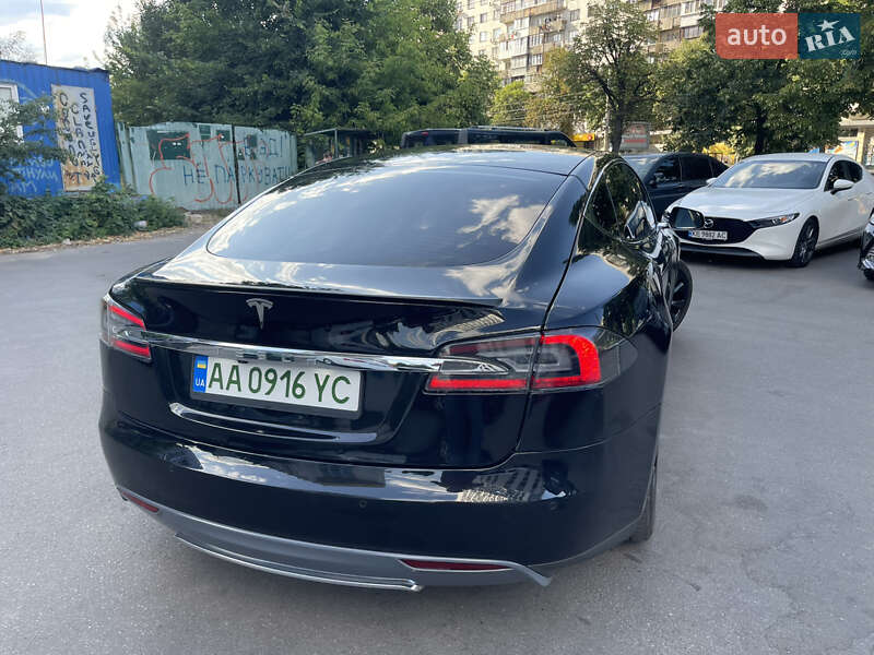 Лифтбек Tesla Model S 2015 в Киеве фото 8 Лифтбек Tesla Model S 2015 в Киеве