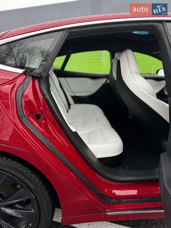 Лифтбек Tesla Model S 2019 в Киеве