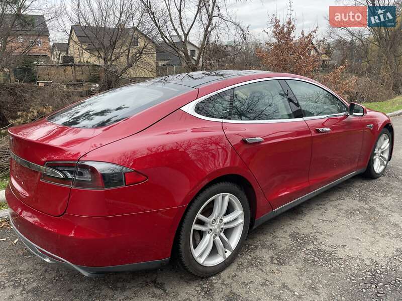 Ліфтбек Tesla Model S 2014 в Києві
