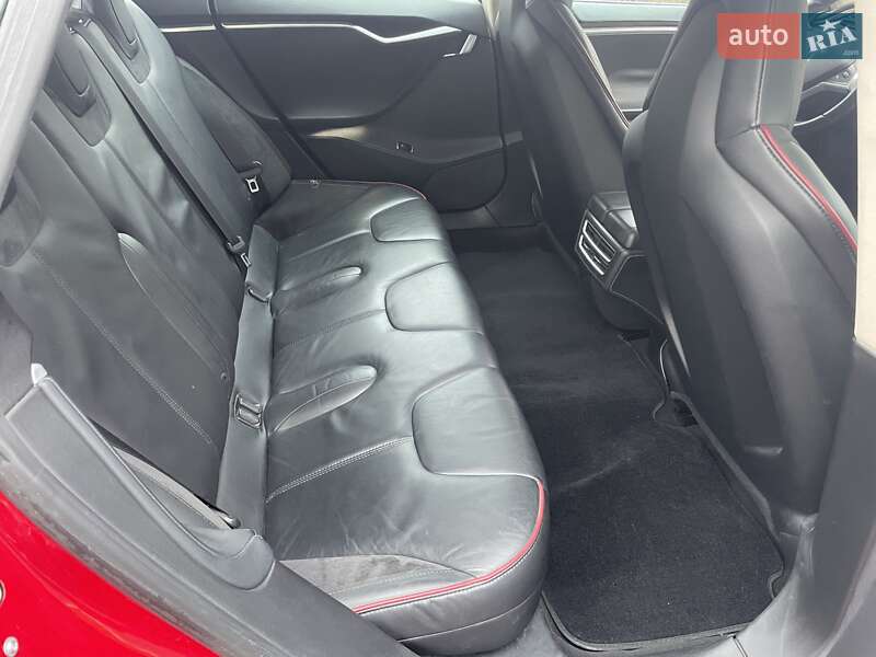 Ліфтбек Tesla Model S 2014 в Києві