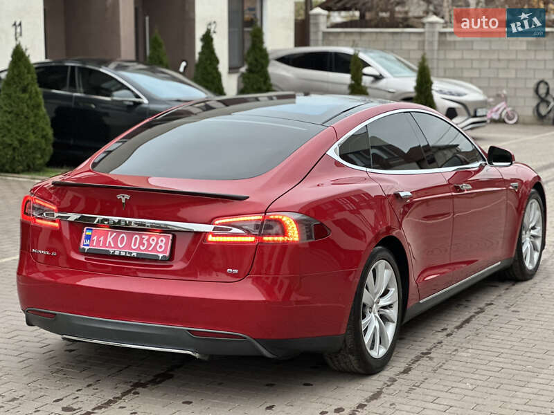 Ліфтбек Tesla Model S 2015 в Одесі фото 12 Ліфтбек Tesla Model S 2015 в Одесі