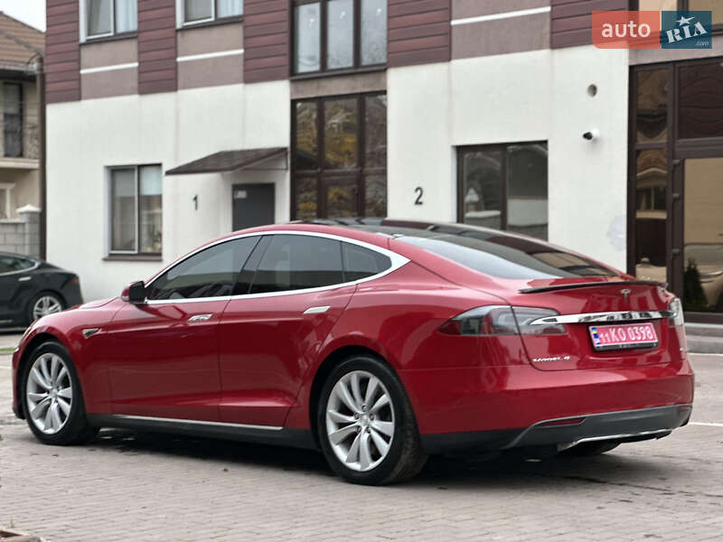 Ліфтбек Tesla Model S 2015 в Одесі фото 16 Ліфтбек Tesla Model S 2015 в Одесі
