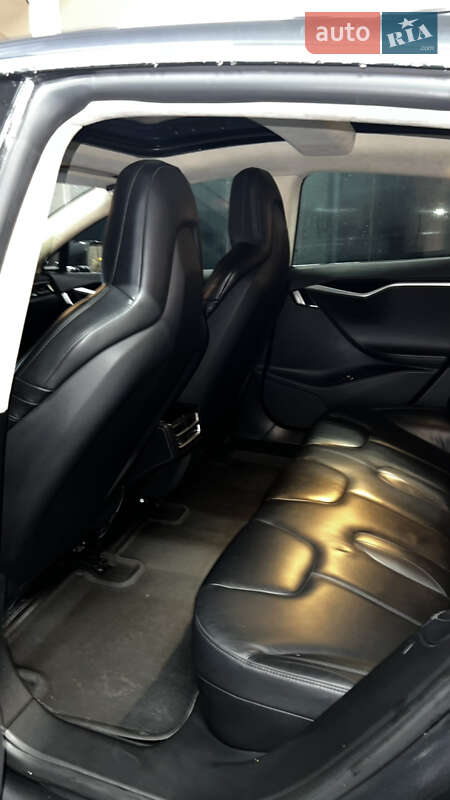Ліфтбек Tesla Model S 2015 в Одесі