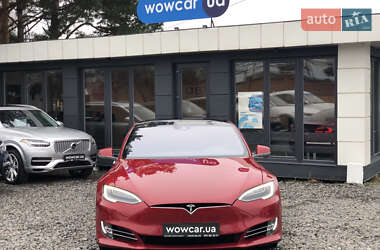 Лифтбек Tesla Model S 2016 в Черновцах