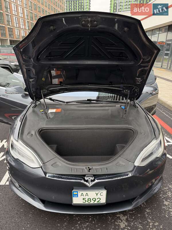 Ліфтбек Tesla Model S 2017 в Києві фото 10 Ліфтбек Tesla Model S 2017 в Києві