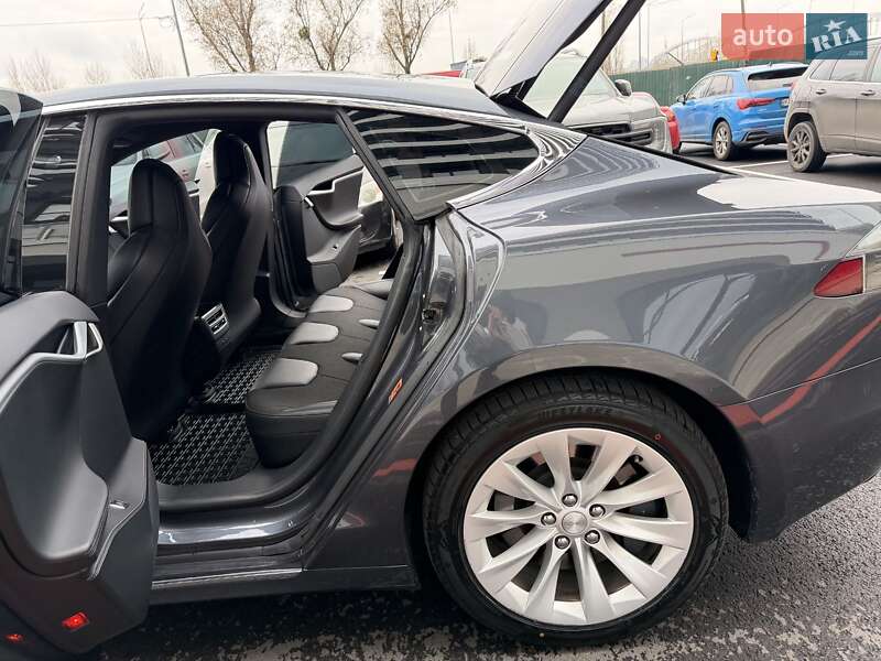 Ліфтбек Tesla Model S 2017 в Києві фото 16 Ліфтбек Tesla Model S 2017 в Києві