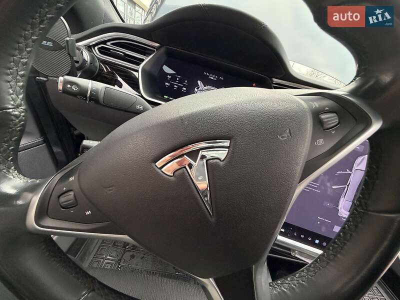 Ліфтбек Tesla Model S 2017 в Києві фото 17 Ліфтбек Tesla Model S 2017 в Києві