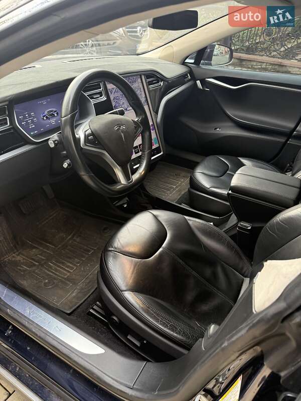 Лифтбек Tesla Model S 2015 в Киеве