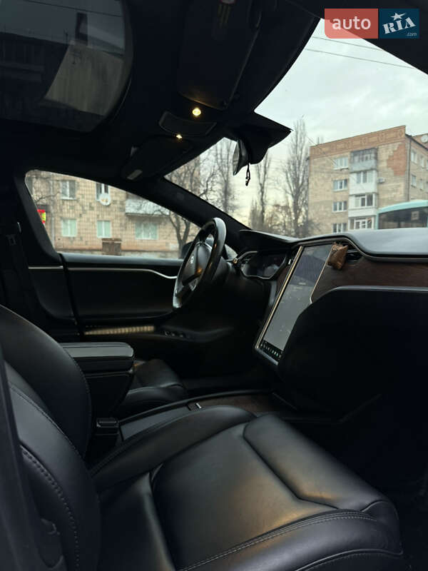 Лифтбек Tesla Model S 2018 в Чернигове