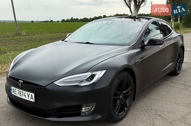 Лифтбек Tesla Model S 2015 в Днепре