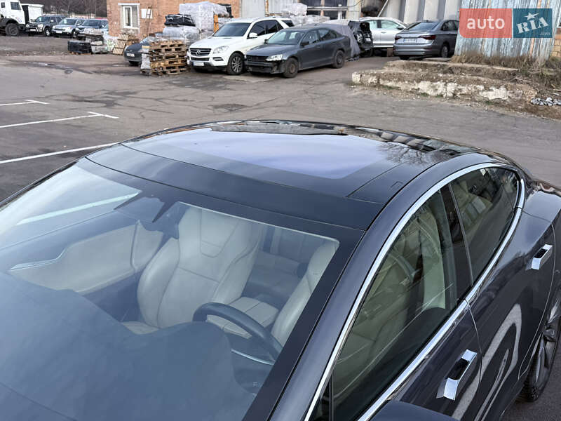 Лифтбек Tesla Model S 2017 в Киеве фото 7 Лифтбек Tesla Model S 2017 в Киеве