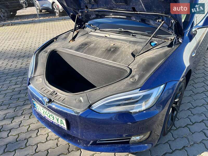 Лифтбек Tesla Model S 2017 в Кременчуге