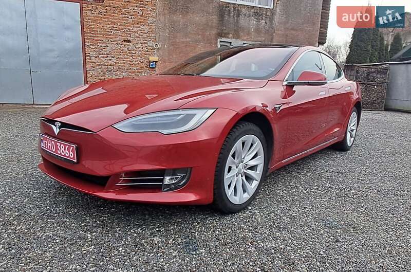 Tesla Model S 2018
